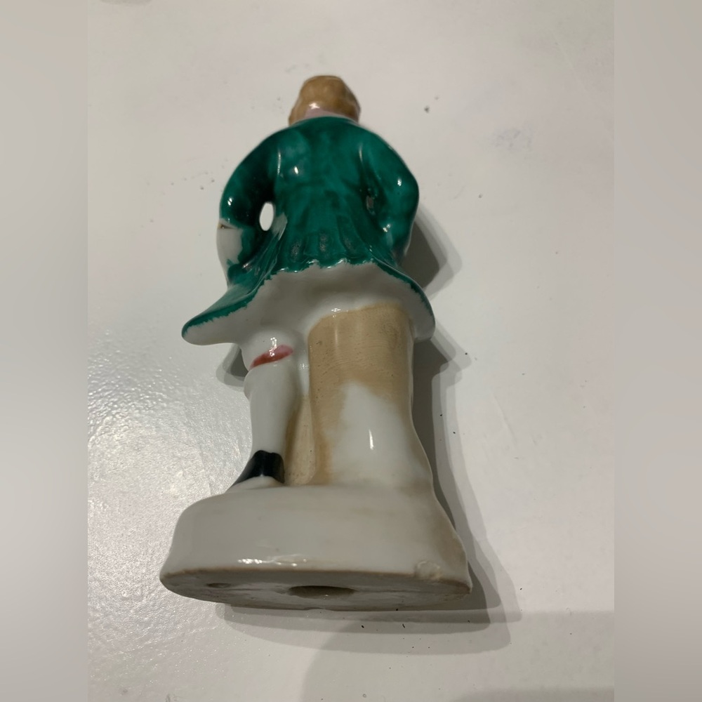 Colonial Figurine UCAGCO Occupied Japan Man Hand Paint Gold Accent T Vintage - Picture 3 of 8